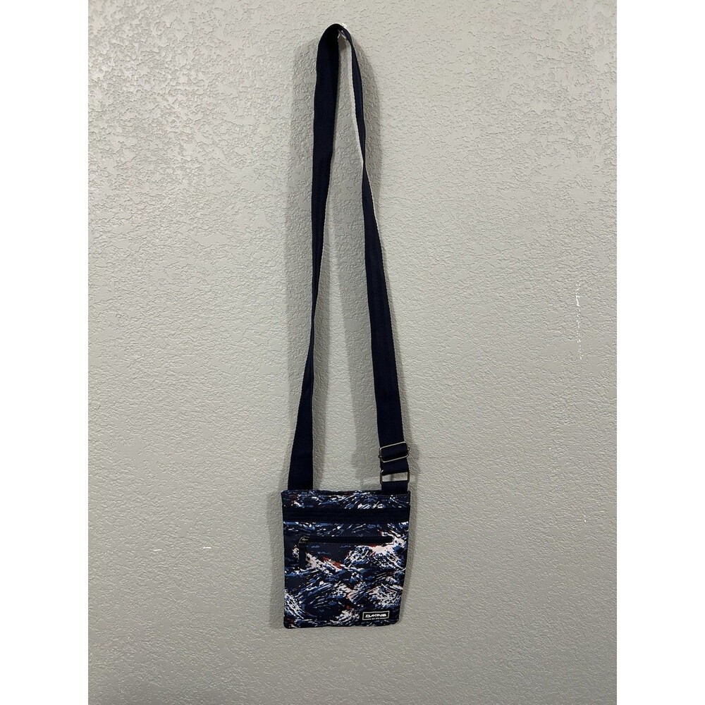 Dakine Crossbody Bag Blue Graphic NWOT Adjustable Strap - Picture 3 of 3